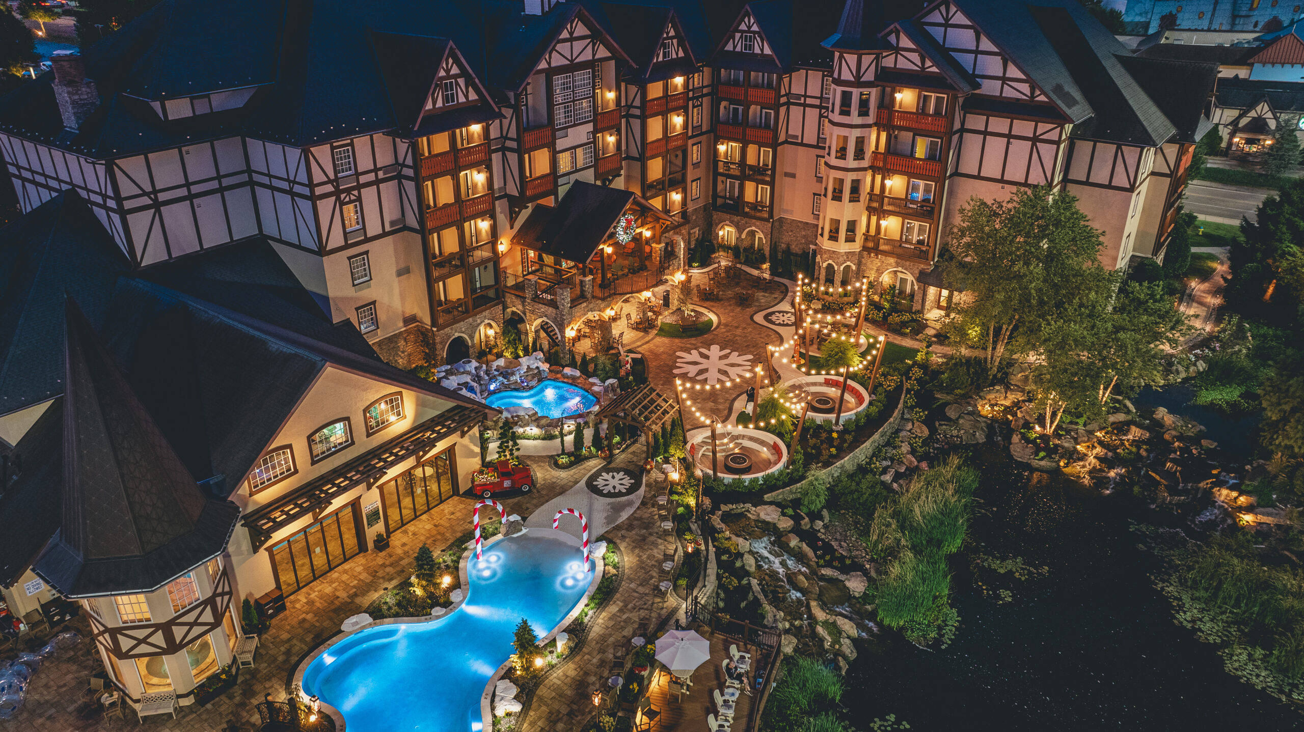 Open Now: Winter Wonderland Wonderland Lagoon at The Inn at Christmas Place  - Pigeon Forge Department of Tourism Media Room, image size:2560x1438